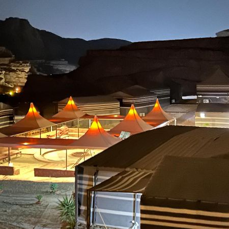 Desert Island Camp Wadi Rum Eksteriør bilde