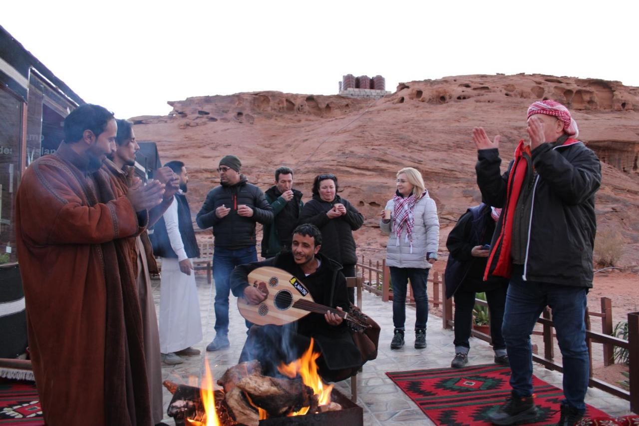 Desert Island Camp Wadi Rum Eksteriør bilde