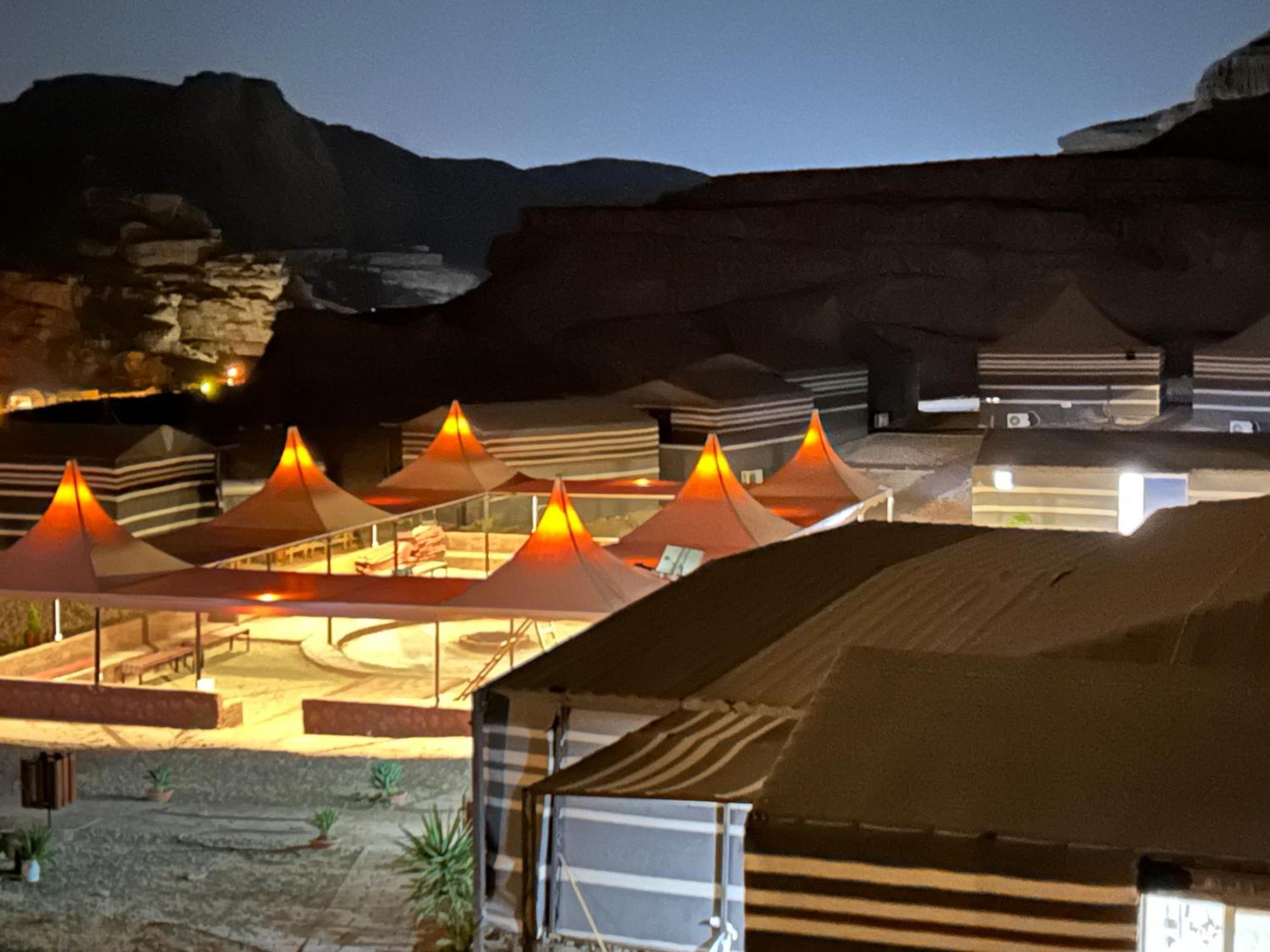 Desert Island Camp Wadi Rum Eksteriør bilde